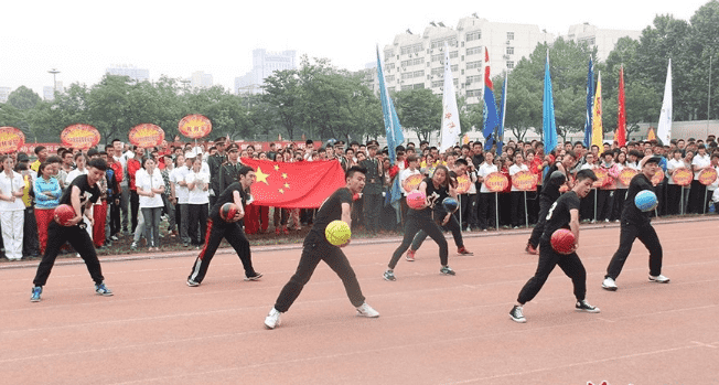 2019最新中學(xué)生運(yùn)動會解說詞大全